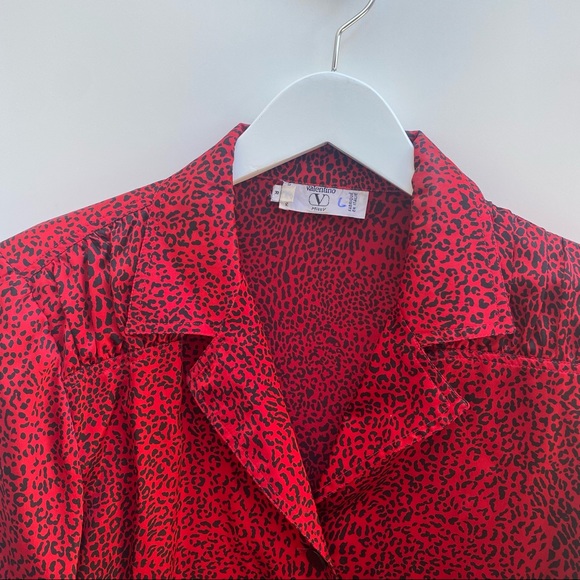 Vintage Valentino Red Silk Cheetah Long Sleeve Blouse 42 - Picture 4 of 12